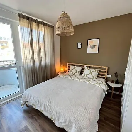 Central Cosy, Fully Renovated 2 Bedroom Apart Διαμέρισμα Βάρνα