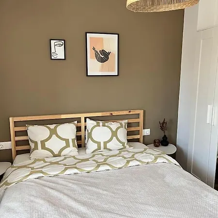 Central Cosy, Fully Renovated 2 Bedroom Apart Διαμέρισμα Βάρνα