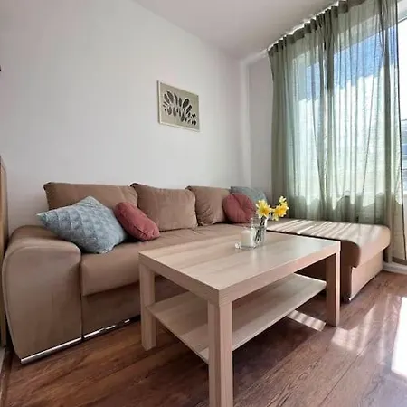 Central Cosy, Fully Renovated 2 Bedroom Apart Βάρνα