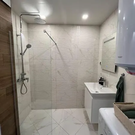 Διαμέρισμα Central Cosy, Fully Renovated 2 Bedroom Apart Βάρνα