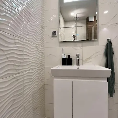 Daire Central Cosy, Fully Renovated 2 Bedroom Apart Varna