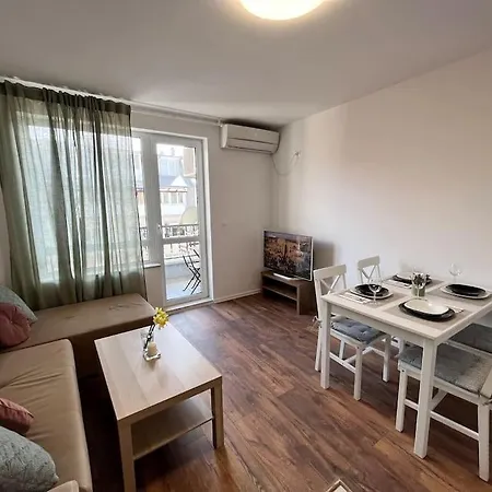 Daire Central Cosy, Fully Renovated 2 Bedroom Apart Varna